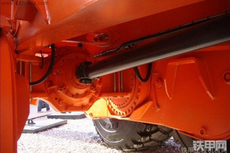 迪万伦Moxy-MT41非公路自卸车整机外观