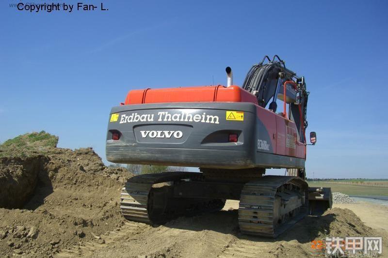 沃尔沃EC360BLC prime(2.6m斗杆)挖掘机整机外观