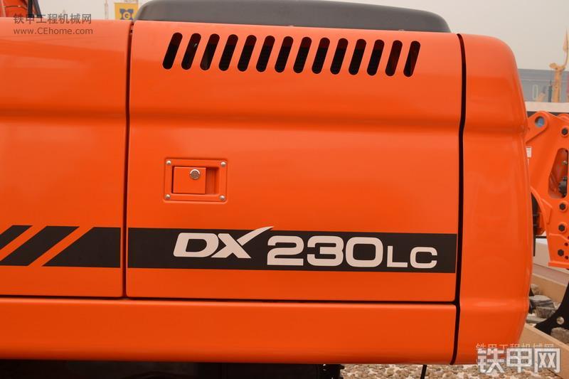 迪万伦DX230LC挖掘机局部