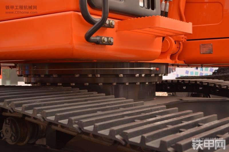 迪万伦DX230LC挖掘机局部