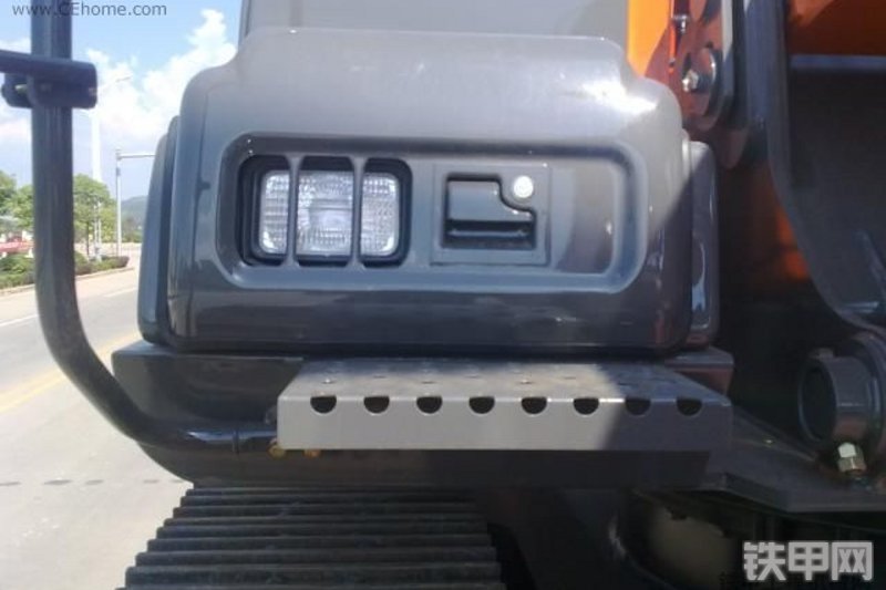 日立ZX240-3G挖掘机局部