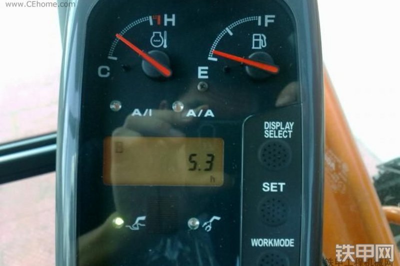 日立ZX240-3G挖掘机局部