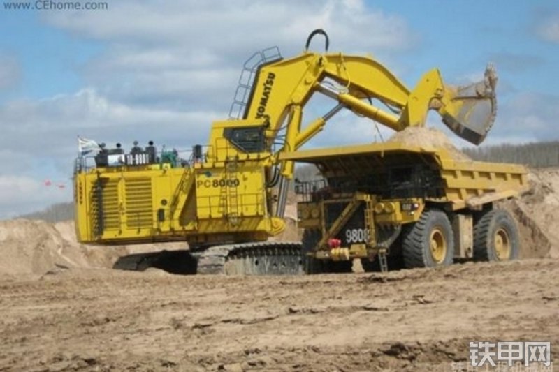 小松PC8000正铲挖掘机整机外观