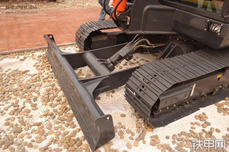 迪万伦DX60挖掘机局部