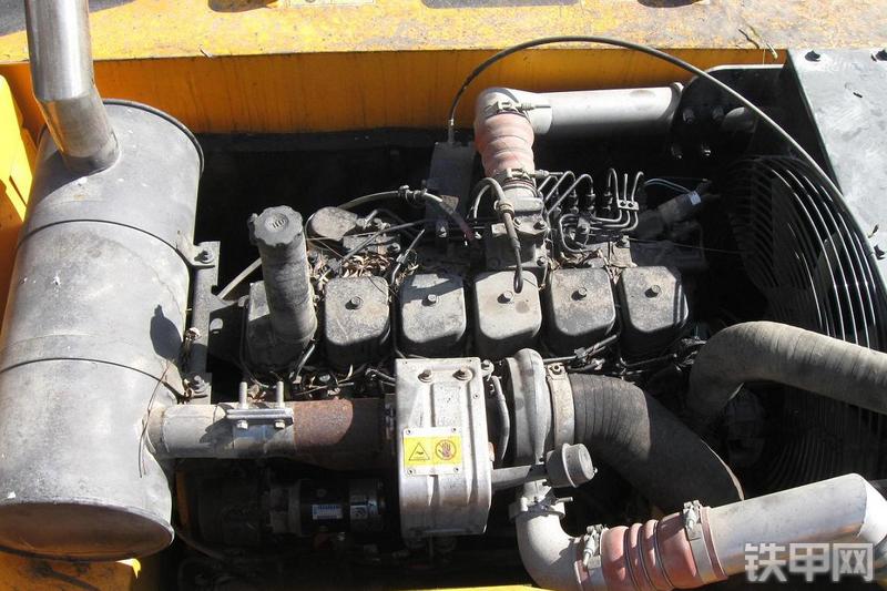 现代R265LC-7挖掘机整机外观