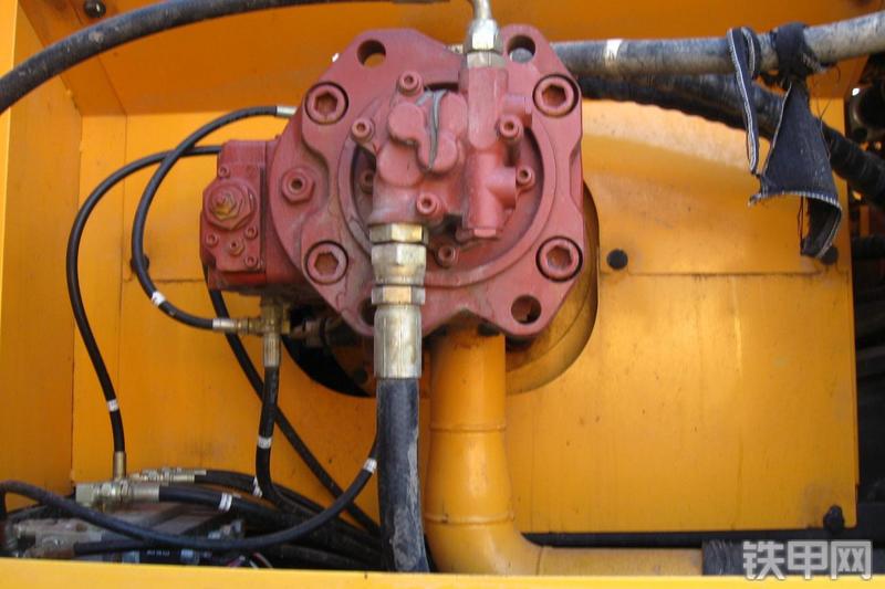 现代R265LC-7挖掘机整机外观