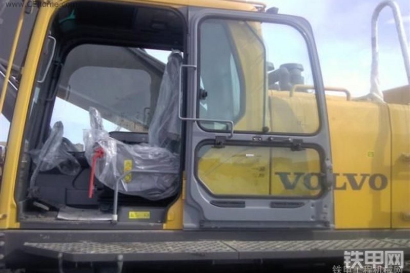 沃尔沃EC700BLC挖掘机局部