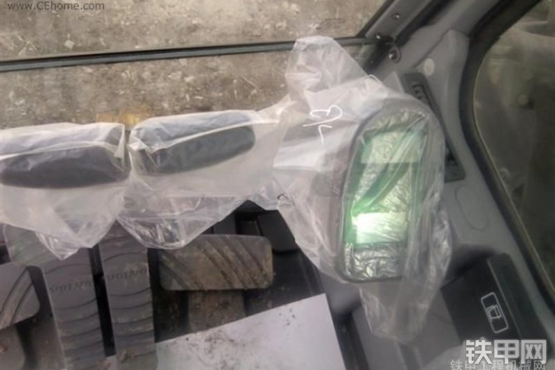 沃尔沃EC700BLC挖掘机局部