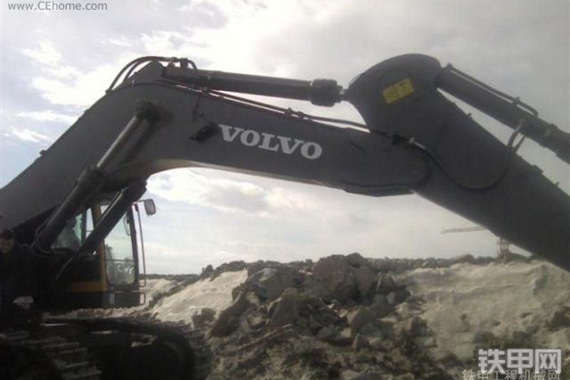 沃尔沃EC700BLC挖掘机局部