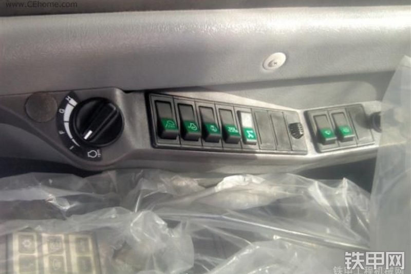 沃尔沃EC700BLC挖掘机局部