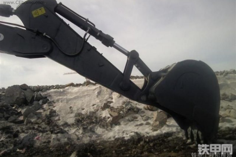 沃尔沃EC700BLC挖掘机局部