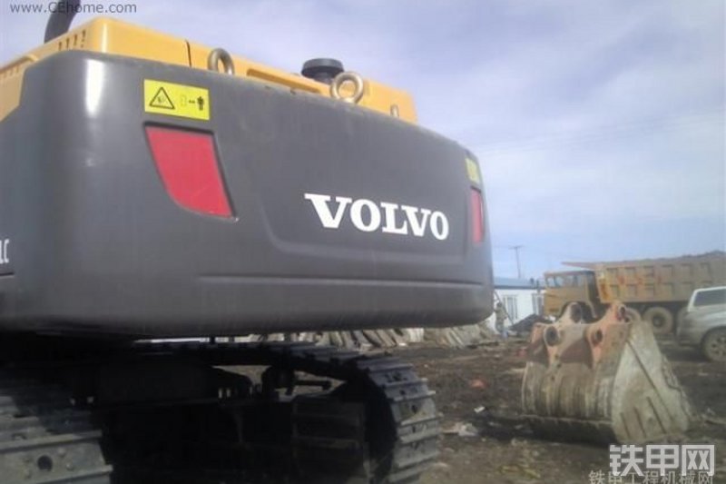 沃尔沃EC700BLC挖掘机局部