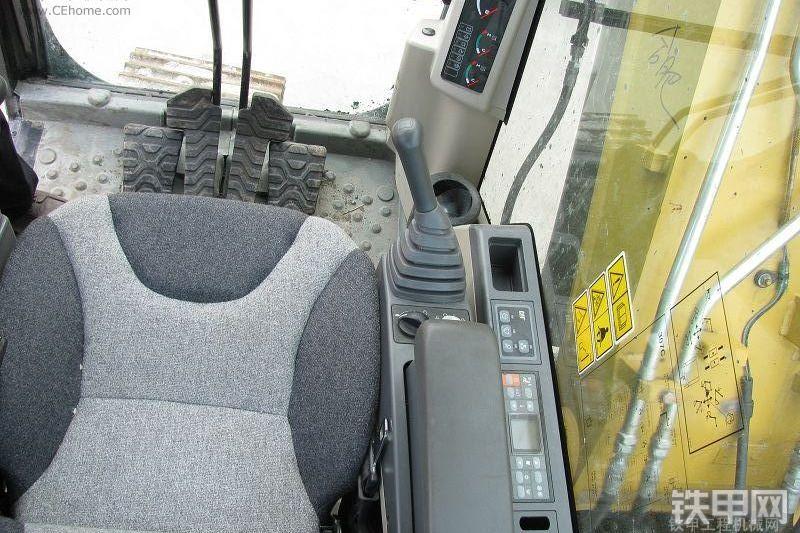 卡特彼勒307C挖掘机整机外观