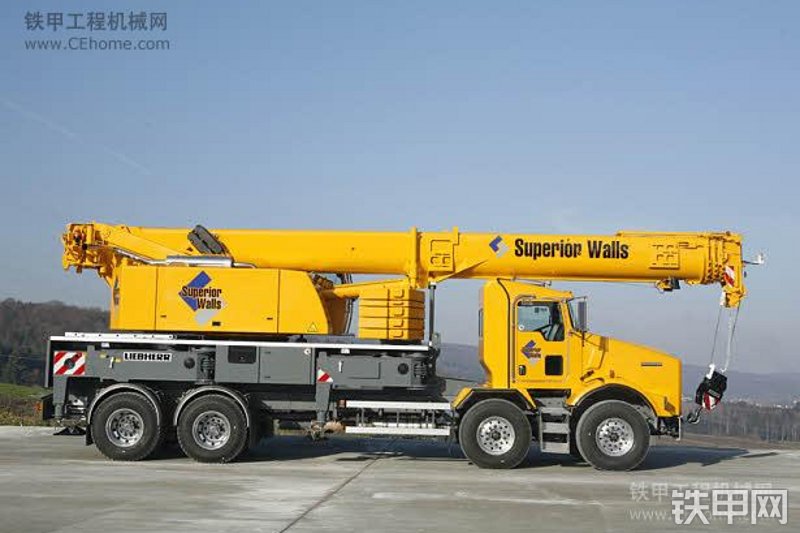 利勃海尔LTF1045-4.1 Kenworth起重机整机外观