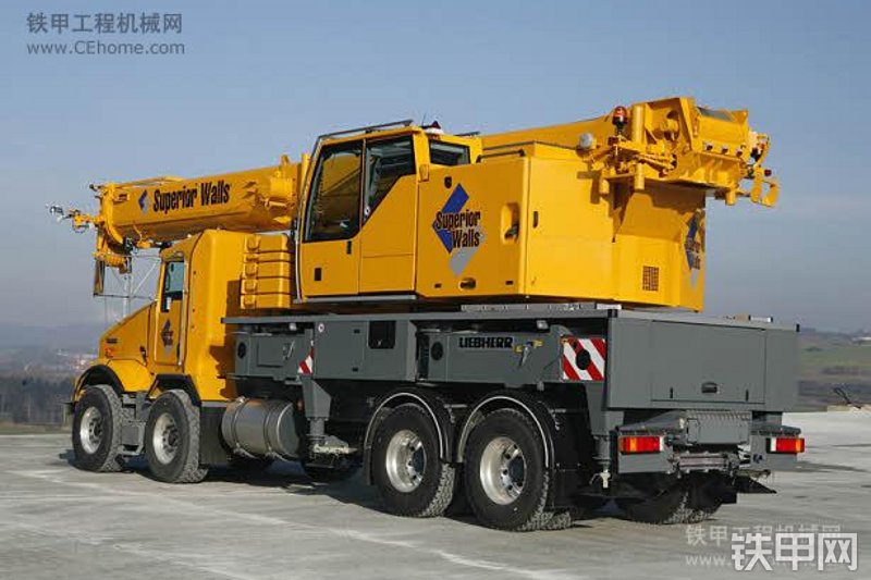 利勃海尔LTF1045-4.1 Kenworth起重机整机外观