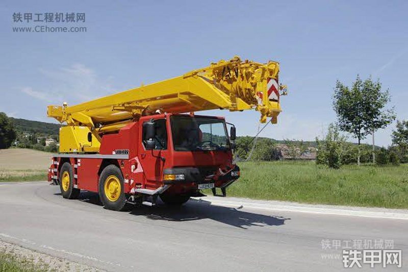 利勃海尔LTM1040-2.1起重机整机外观