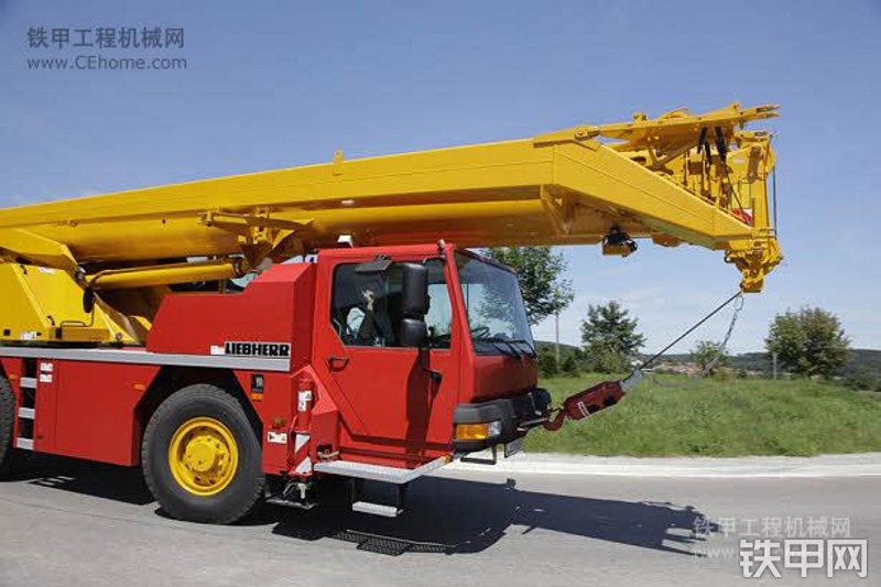 利勃海尔LTM1040-2.1起重机整机外观