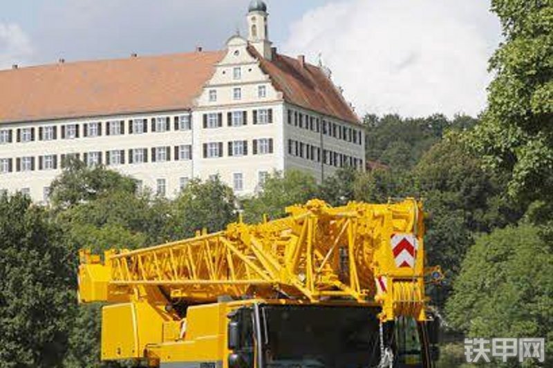 利勃海尔LTM1070-4.2起重机整机外观