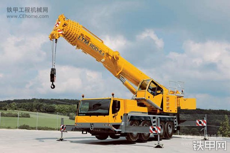 利勃海尔LTM1100-4.2起重机整机外观