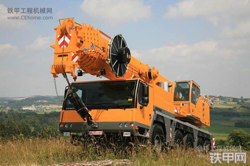 利勃海尔LTM1130-5.1起重机整机外观