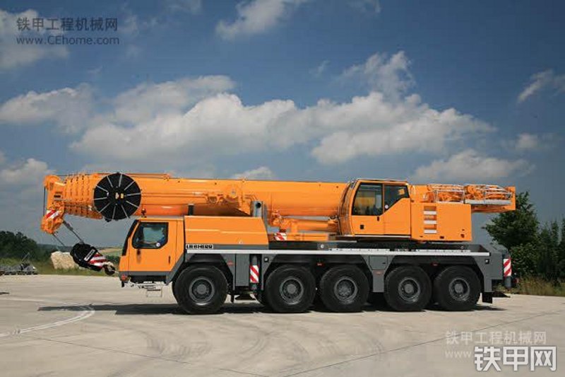 利勃海尔LTM1130-5.1起重机整机外观