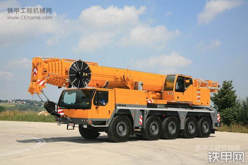 利勃海尔LTM1130-5.1起重机整机外观
