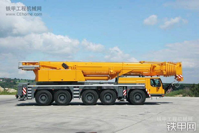 利勃海尔LTM1200-5.1起重机整机外观