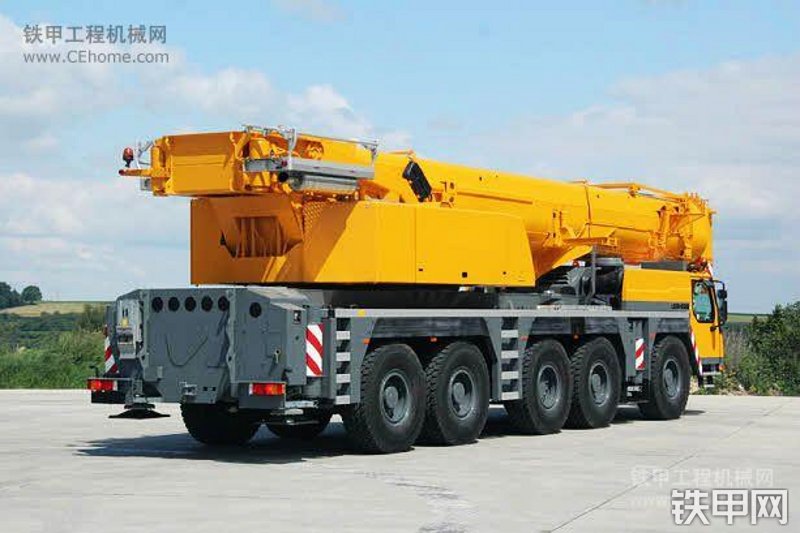 利勃海尔LTM1200-5.1起重机整机外观