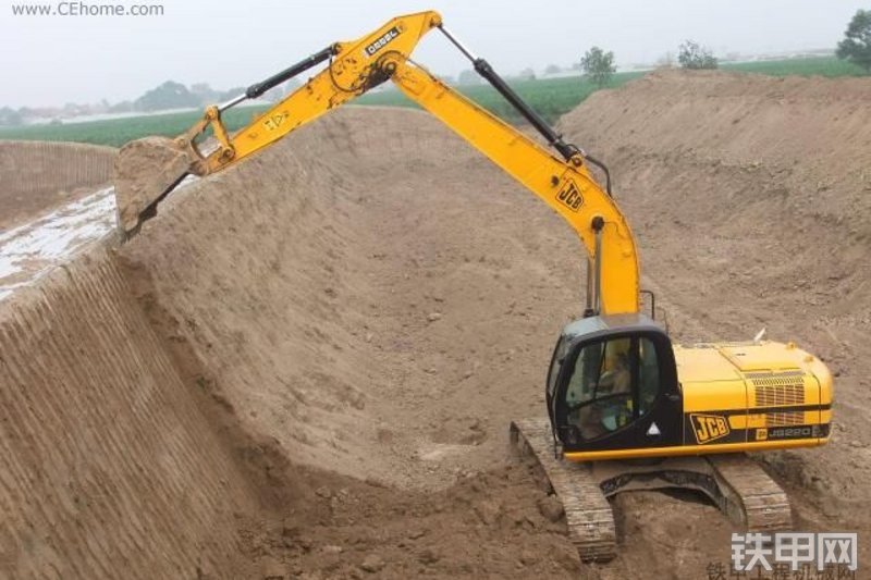 杰西博JS220LC挖掘机整机外观