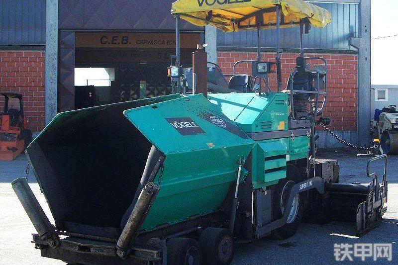 福格勒SUPER1203沥青摊铺机整机外观