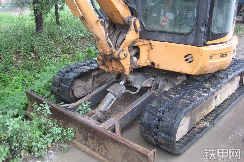 凯斯CX55B挖掘机整机外观