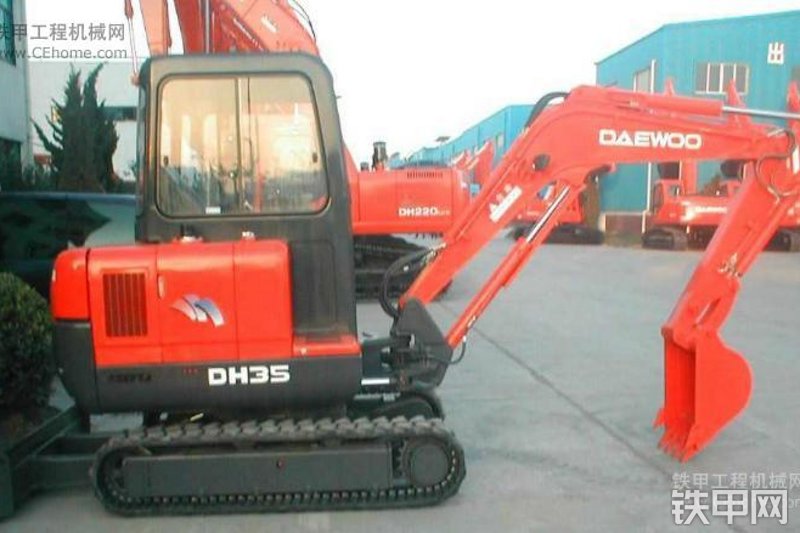 迪万伦DH35挖掘机整机外观