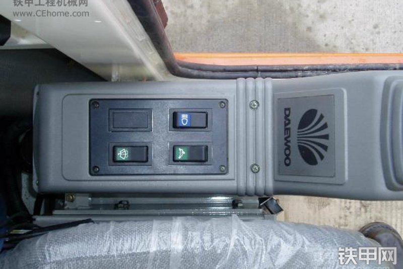 迪万伦DH35挖掘机整机外观