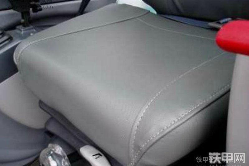 迪万伦DH35挖掘机整机外观