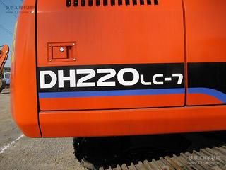 迪万伦DH220LC-7挖掘机整机外观
