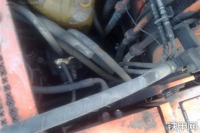 迪万伦DH225LC-7挖掘机整机外观