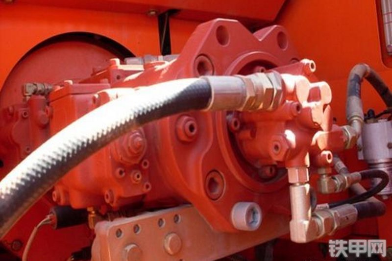 迪万伦DH370LC-7挖掘机局部