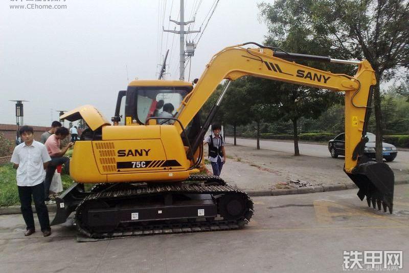 三一重工SY75C-8挖掘机整机外观