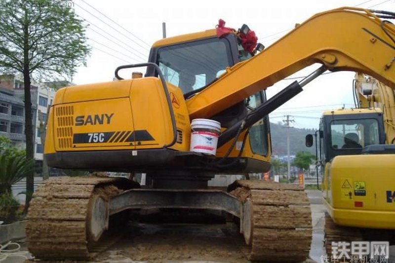 三一重工SY75C-8挖掘机整机外观