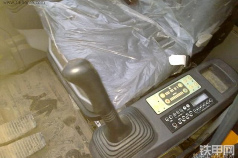 三一重工SY75C-8挖掘机整机外观