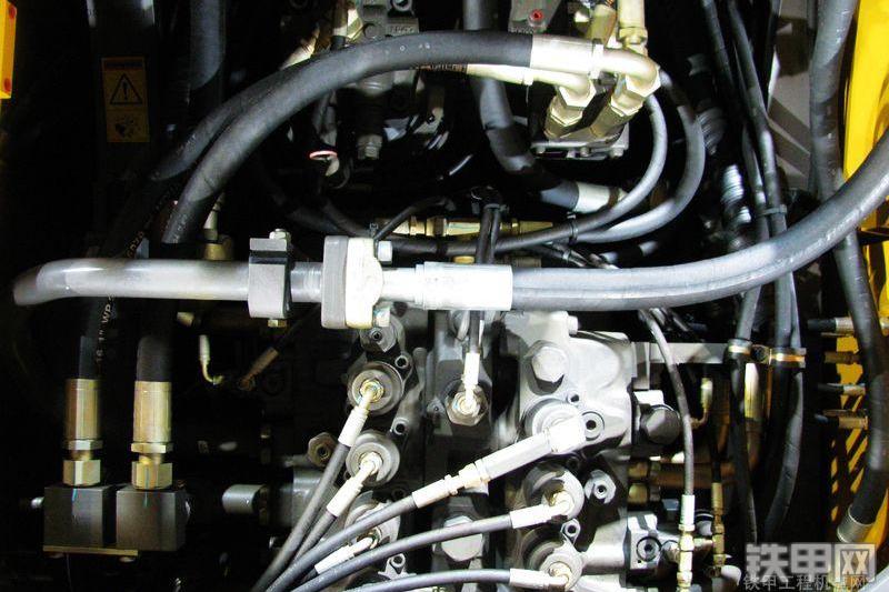 沃尔沃EC480D挖掘机局部