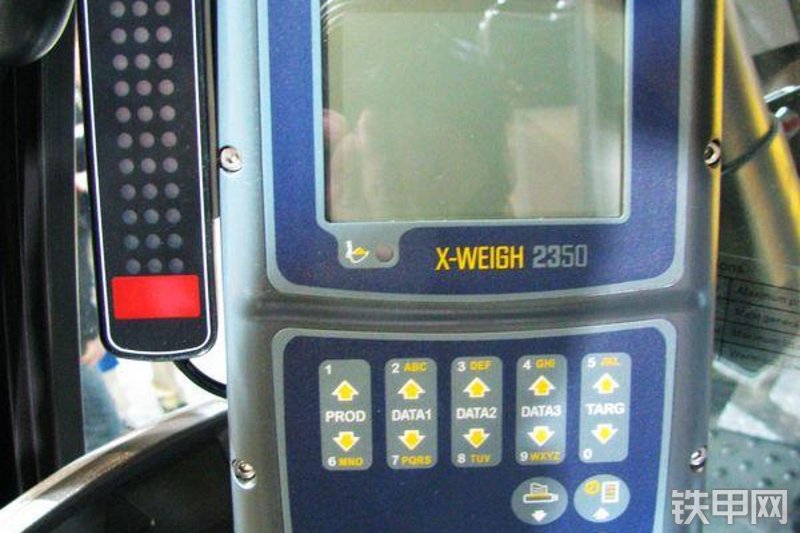 沃尔沃EC480D挖掘机局部