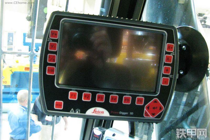 沃尔沃EC480D挖掘机局部