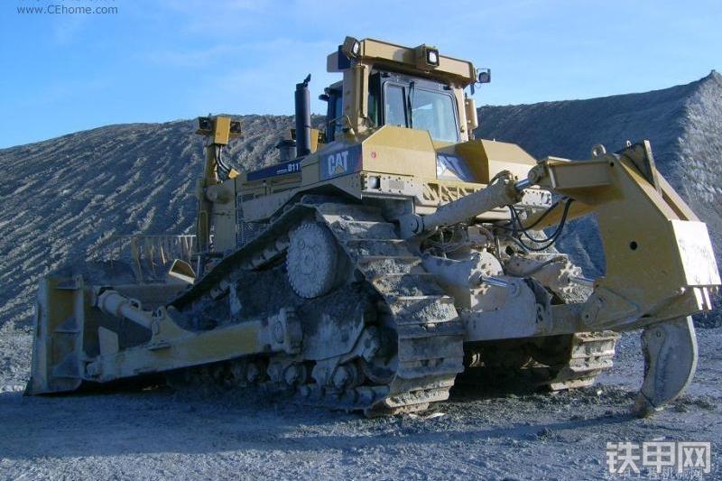 卡特彼勒D11T推土机整机外观