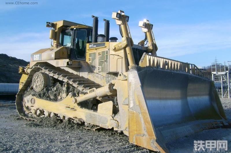 卡特彼勒D11T推土机整机外观
