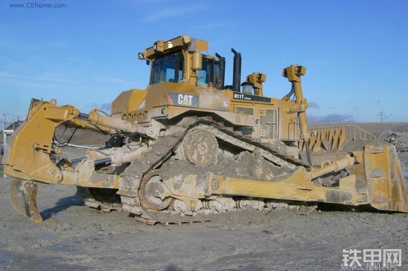 卡特彼勒D11T推土机整机外观