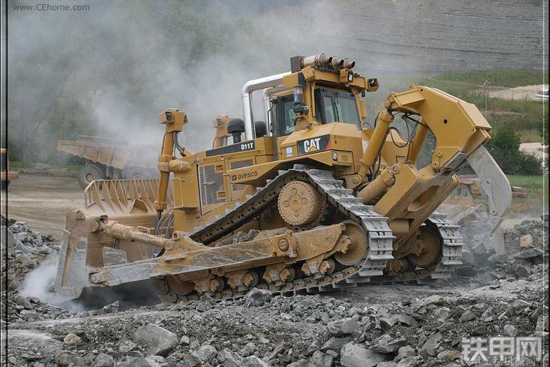 卡特彼勒D11T推土机整机外观