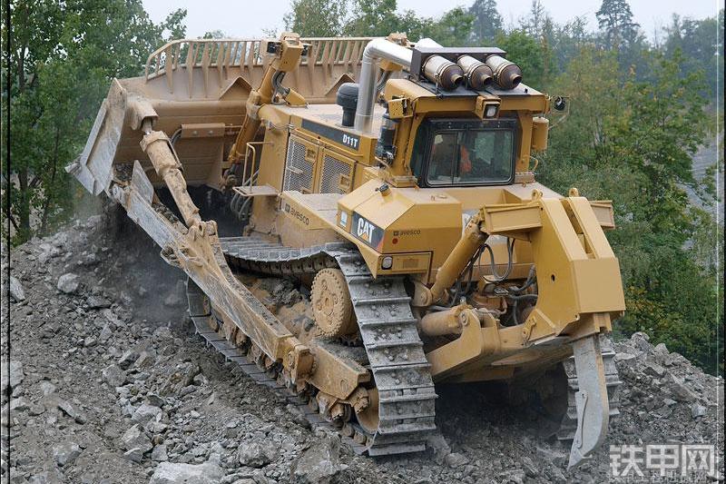 卡特彼勒D11T推土机整机外观