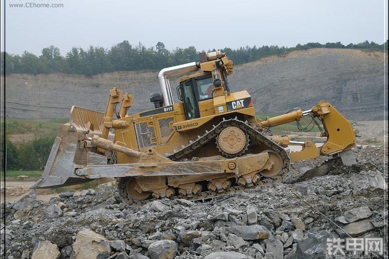 卡特彼勒D11T推土机整机外观