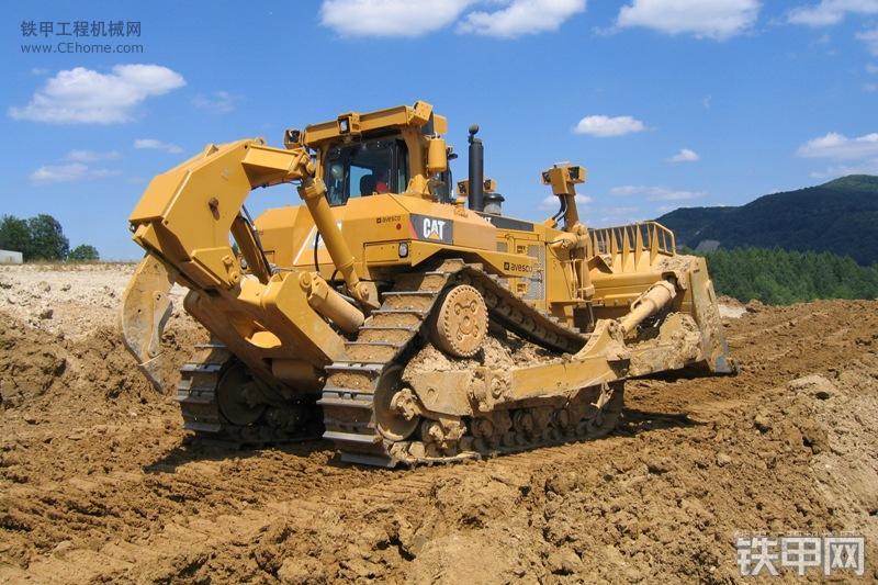 卡特彼勒D11T推土机整机外观